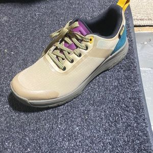 Teva Gateway Hiking tennis shoe